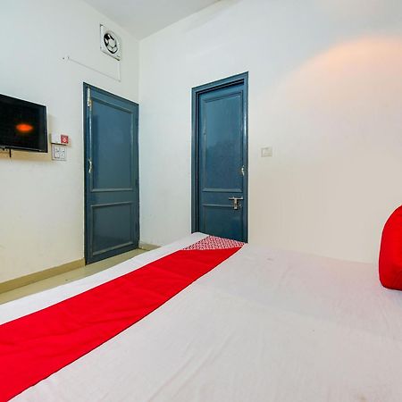Hotel O Unique Delhi Home Stay 뉴델리 외부 사진