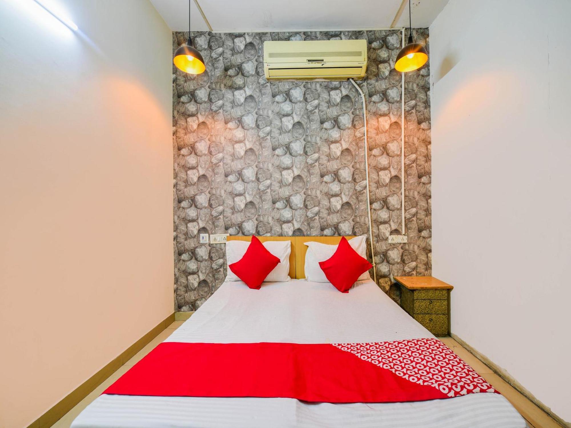 Hotel O Unique Delhi Home Stay 뉴델리 외부 사진