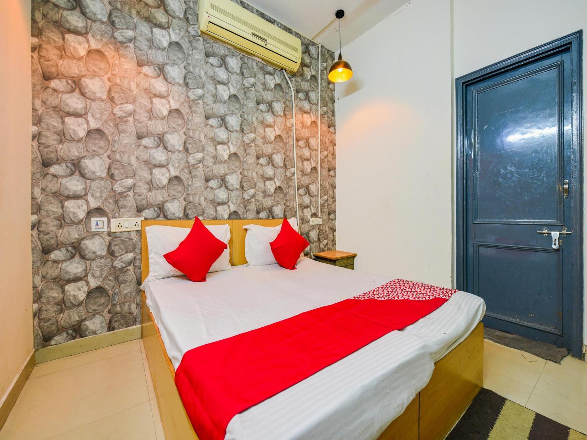 Hotel O Unique Delhi Home Stay 뉴델리 외부 사진